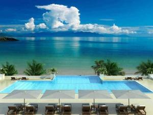 If happiness is liking what we've got, I should tell you in all fairness: This is not what my backyard looks like.